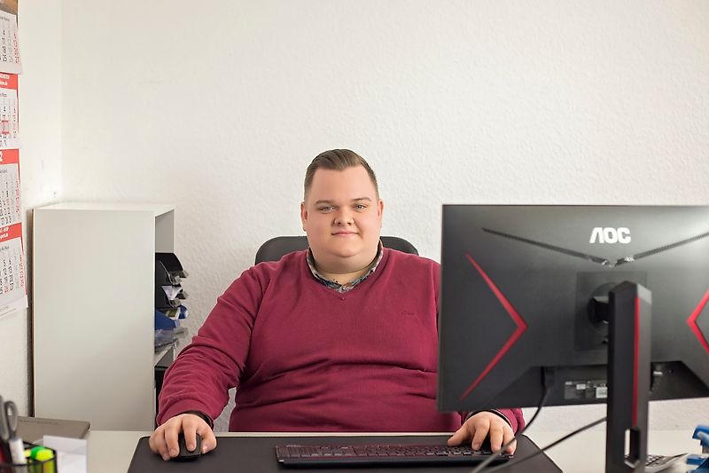 Kontakt partner Gospodin Leon Baden