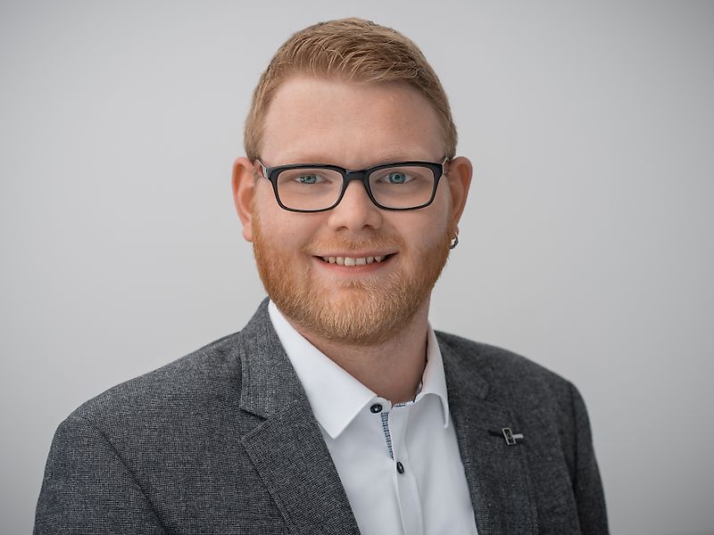 Kontakt partner Gospodin Tim Hamhuis